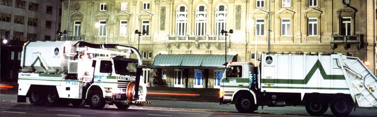 Waste management vehicles in Buenos Aires (Argentina)