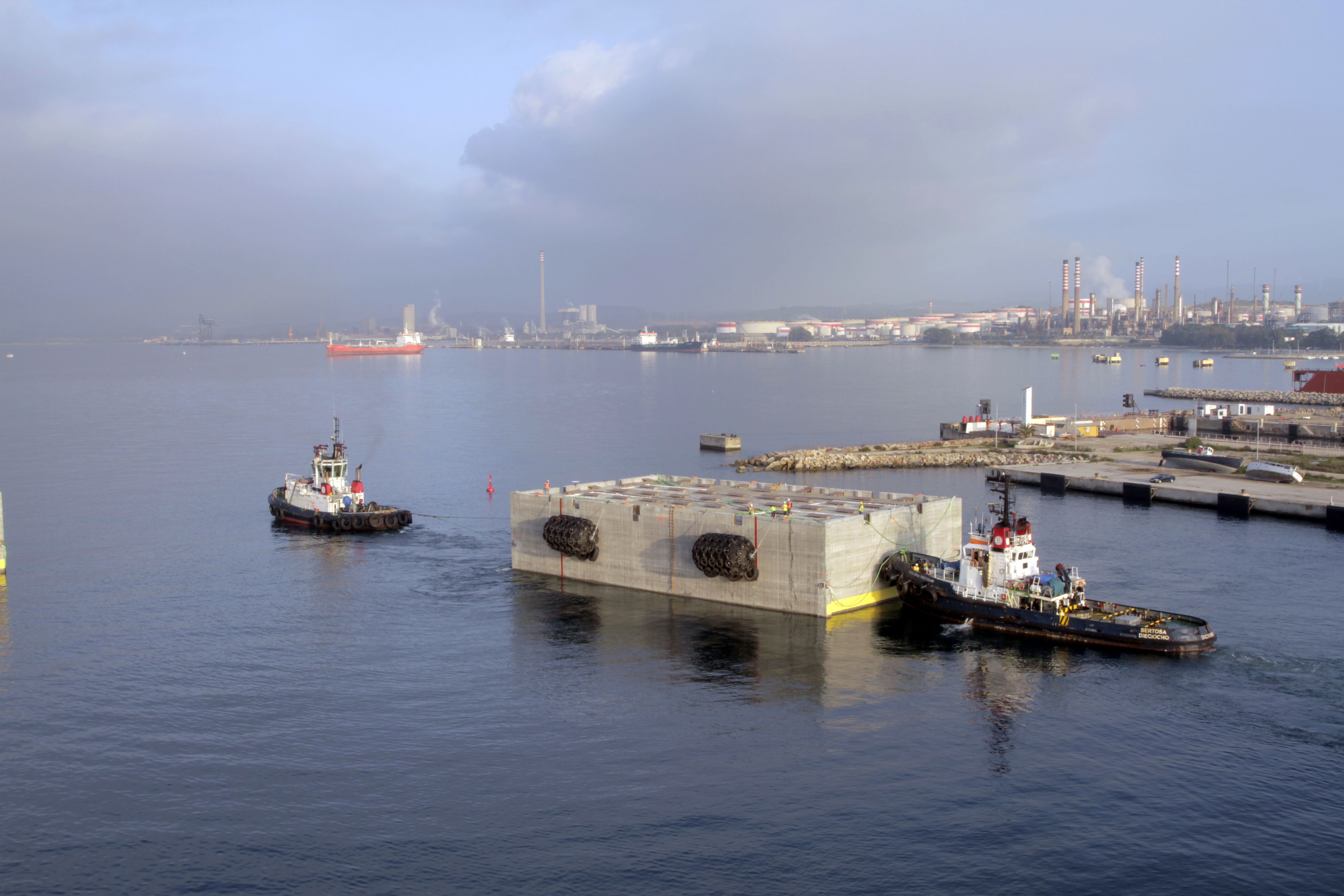 Fcc Comienza En Algeciras El Envio Por Mar De Las Primeras Macropiezas Para La Construccion Del Puerto De Acu Brasil Fcc